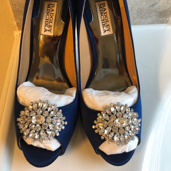 Badgley Mischka Jeannie Pumps. Navy Satin size 8. - Picture 1 of 6